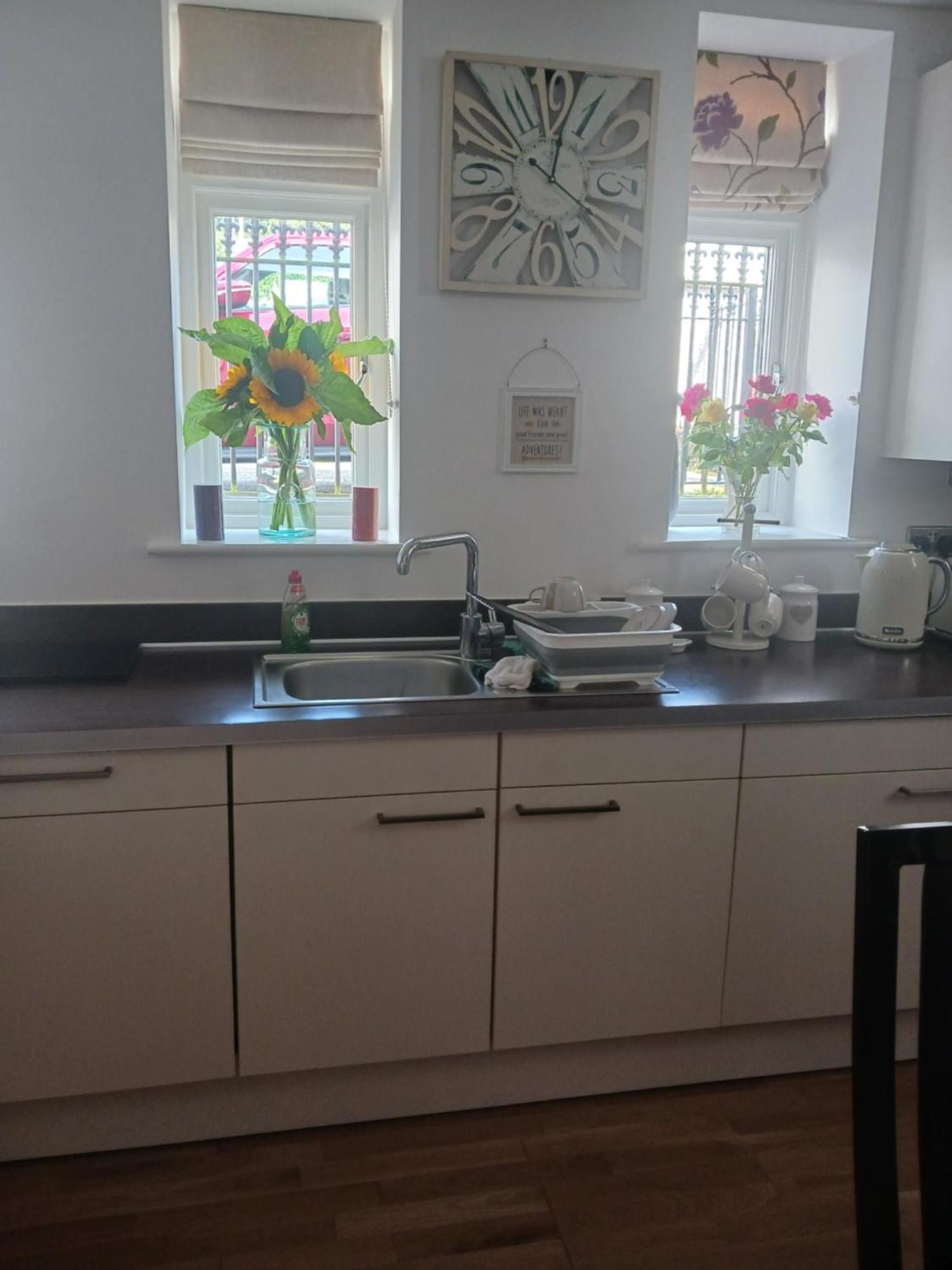 Bodlondeb Castle Bed & Breakfast { Central Llandudno} Экстерьер фото
